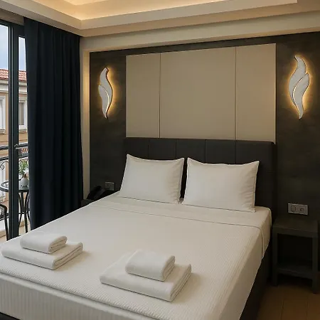 Lenus Hotel