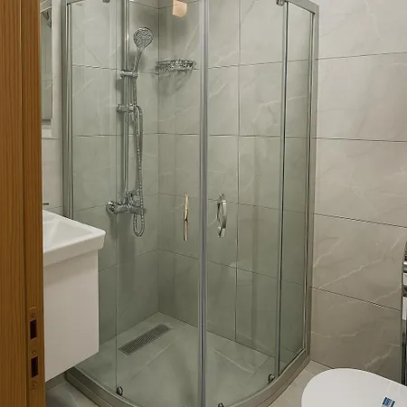 Lenus Hotel 3*