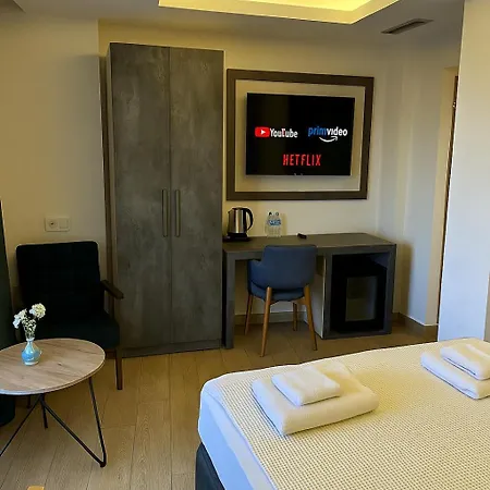 Lenus Hotel