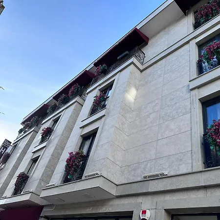 Lenus Hotel 3*